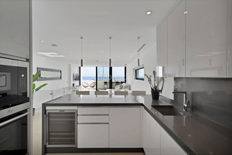 Foto 694bd451-8387-4fa3-b298-3feed9e311ba. Dúplex amb aparcament a Puerto Banús Marbella