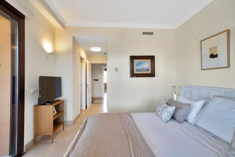 Foto 2b1d9544-1239-42aa-824a-b12a0c8d16e2. Apartament amb calefacció aparcament piscina a bahía de Marbella Marbella