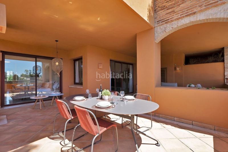 Foto 3c2984a1-8b87-4d88-bec8-d5887c19f532. Apartament amb calefacció aparcament piscina a bahía de Marbella Marbella