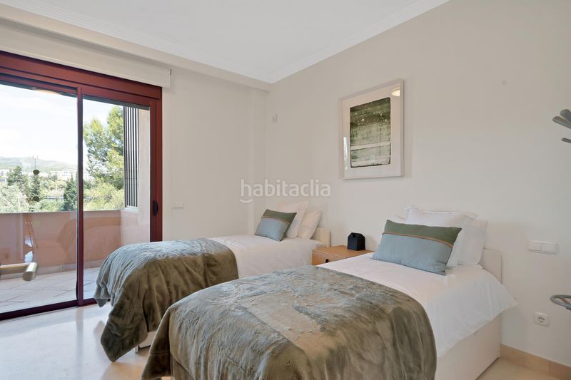 Foto 4d59441d-6482-4488-bedb-2a63a6391f2b. Apartament amb calefacció aparcament piscina a bahía de Marbella Marbella