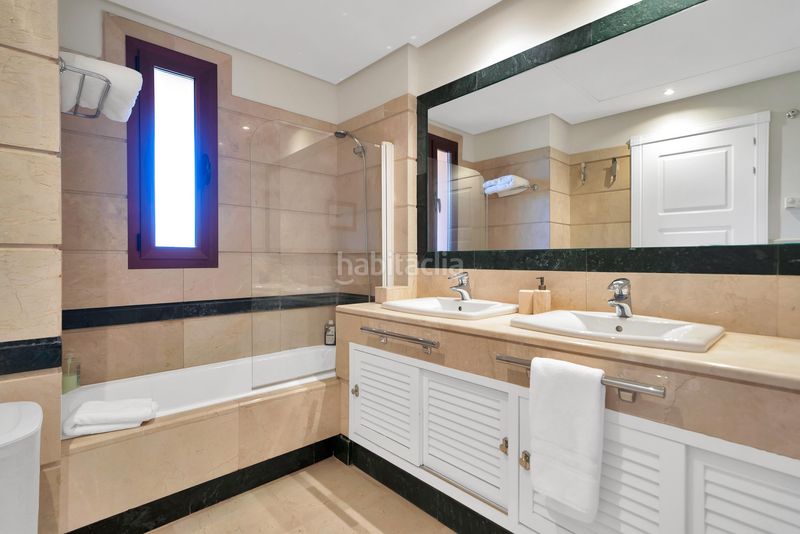 Foto 680dcd24-6410-4fab-bce2-425e2e793f68. Apartament amb calefacció aparcament piscina a bahía de Marbella Marbella