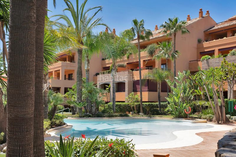 Foto 8aed75ff-6eb0-4db6-b470-cb292de55775. Apartament amb calefacció aparcament piscina a bahía de Marbella Marbella