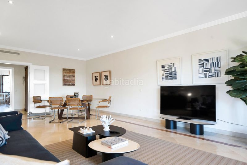 Foto d740e434-b820-4848-b9b7-2cfcdd1b0858. Apartament amb calefacció aparcament piscina a bahía de Marbella Marbella