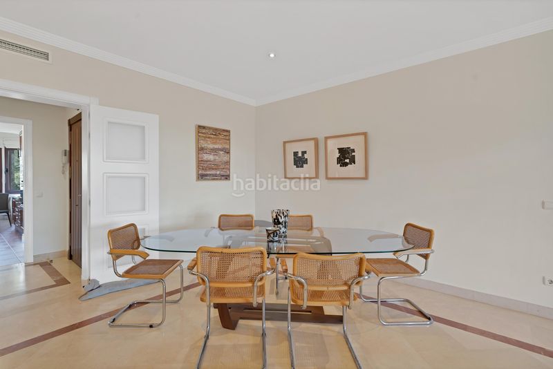 Foto e8c055e3-252e-4866-87a5-b7cf8fbba413. Apartament amb calefacció aparcament piscina a bahía de Marbella Marbella