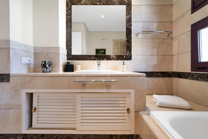Foto eb717ed1-dc17-4da7-b833-949d4c90a92c. Apartament amb calefacció aparcament piscina a bahía de Marbella Marbella