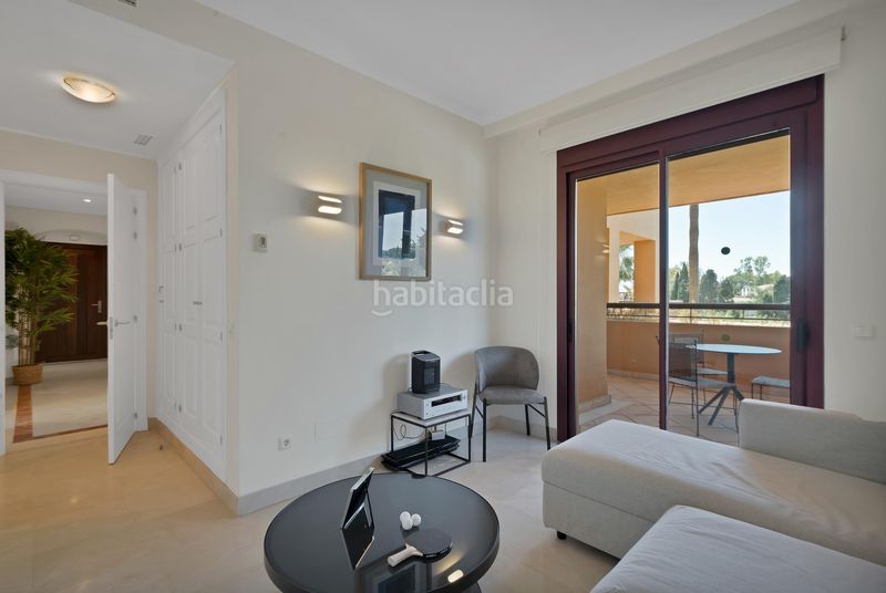 Foto f904f375-87d7-4f78-8ebf-421b1b98dda6. Apartament amb calefacció aparcament piscina a bahía de Marbella Marbella