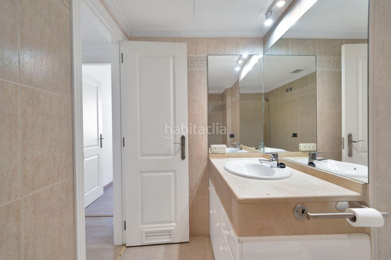 Foto 7c57e257-9568-4042-896f-4408763befbe. Apartament amb aparcament piscina a La Carolina - Guadalpín Marbella