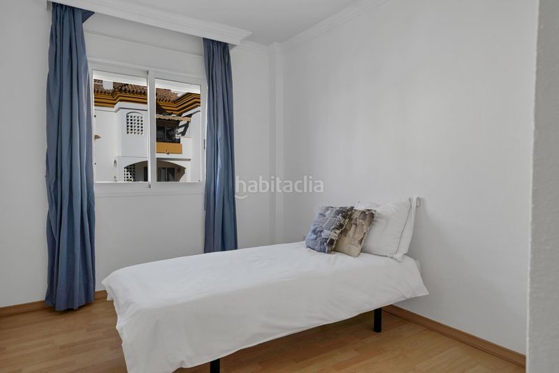 Foto cf091c16-ba56-4a72-9b52-f7ded22067d1. Apartament amb aparcament piscina a La Carolina - Guadalpín Marbella