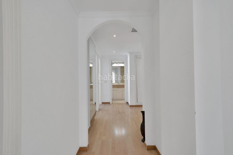 Foto ddace9c9-cd69-4f27-8b3d-b0a96e4f42df. Apartament amb aparcament piscina a La Carolina - Guadalpín Marbella