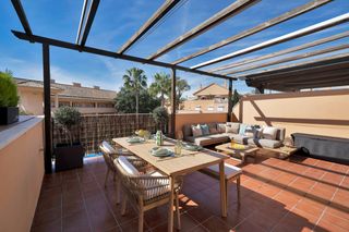 Alquiler Apartamento  4 olmo. Exclusive brand  new duplex penthouse  elviria  walking distance
