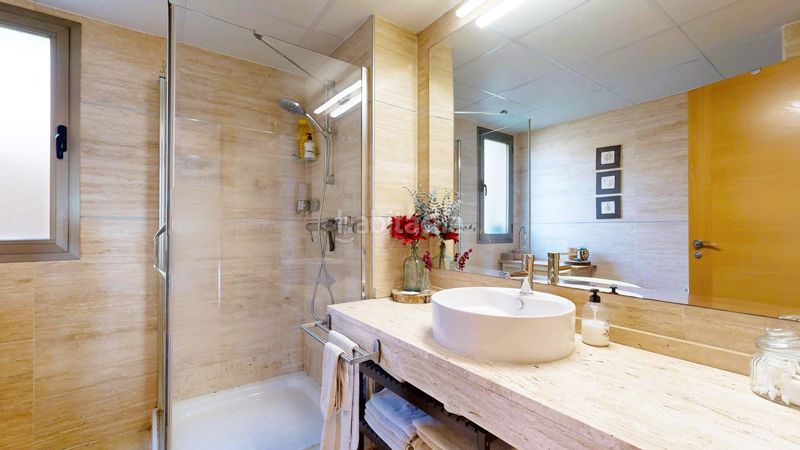 Foto 4b8a7baf-d33e-4b75-8422-6ecb3848d5d5. Apartament amb calefacció aparcament piscina a El Paraíso Benahavís