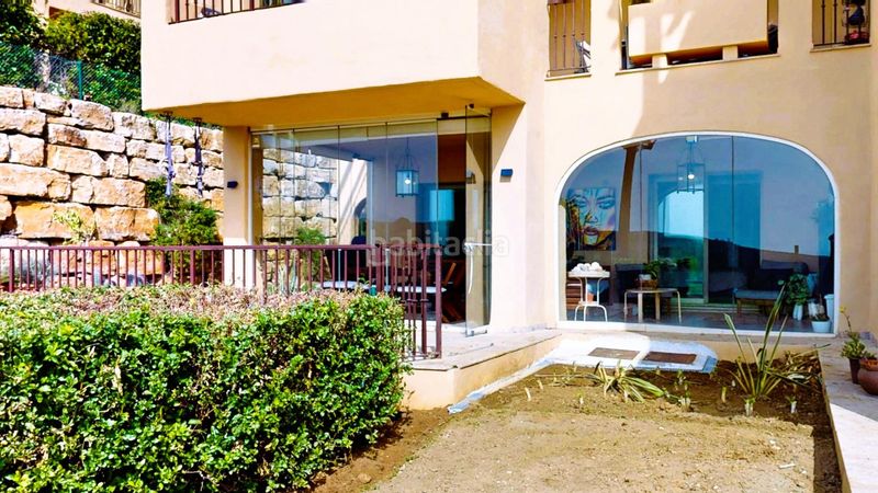 Foto 8a41e055-898e-4cdd-a77a-d397d1cd2ddd. Apartament amb calefacció aparcament piscina a El Paraíso Benahavís