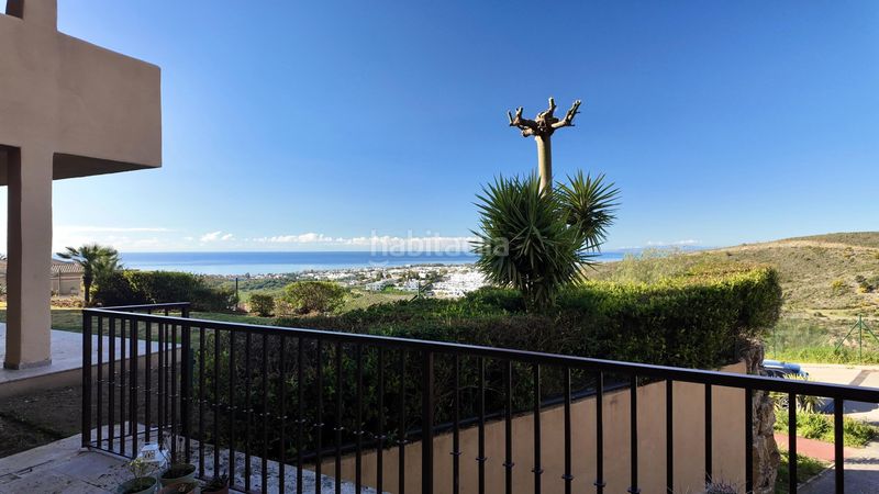 Foto b91fb515-c71b-4b35-9cbb-12ed58d1bf2f. Apartament amb calefacció aparcament piscina a El Paraíso Benahavís