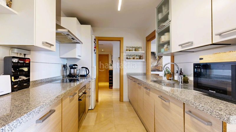 Foto dbe2378f-96b6-4734-9060-e14a944e8559. Apartament amb calefacció aparcament piscina a El Paraíso Benahavís