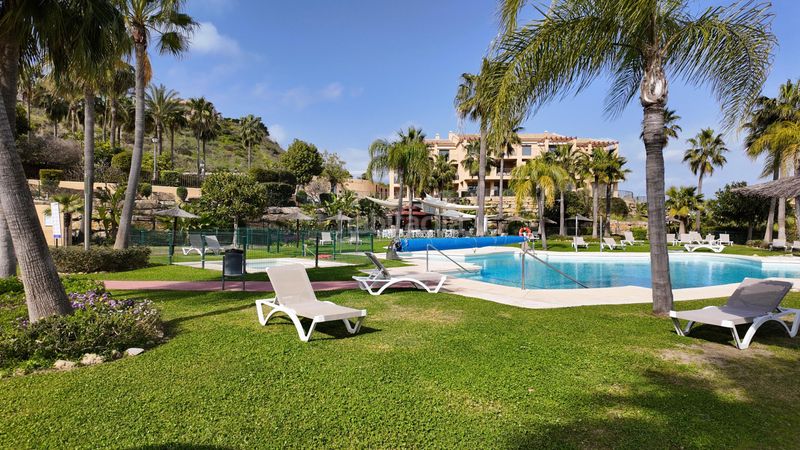 Foto e16b49e6-f3f0-4877-9ad9-f3d5d1c11451. Apartament amb calefacció aparcament piscina a El Paraíso Benahavís