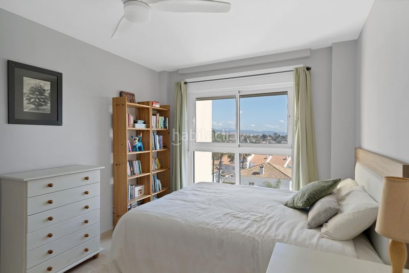 Foto 517045af-4afd-415f-b289-7c23443cc0f3. Ático penthouse living with sea views solarium atala... en Estepona