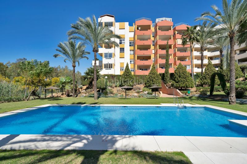 Foto a0ebc87b-77df-4fd0-8c9c-b5100fcb6b1b. Ático penthouse living with sea views solarium atala... en Estepona
