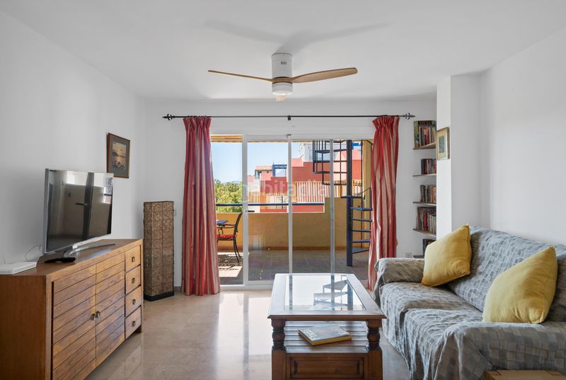 Foto a3525770-f5f3-4073-9095-75452cd807f0. Ático penthouse living with sea views solarium atala... en Estepona