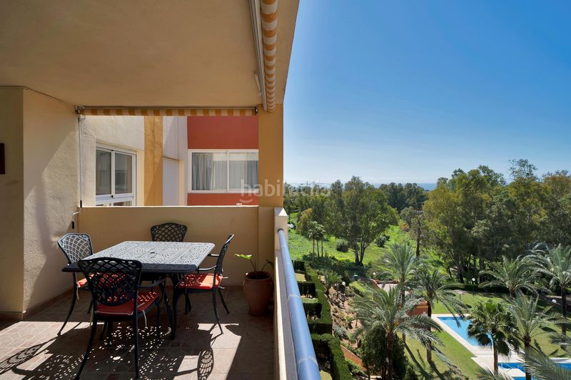 Foto bafe2767-9d94-4340-8bac-3d4e4d6bb305. Ático penthouse living with sea views solarium atala... en Estepona