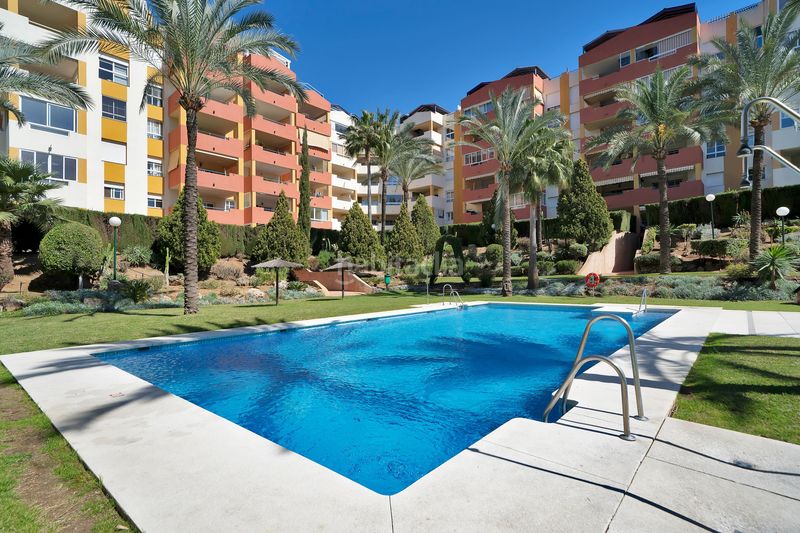 Foto cd5644f3-55f5-4b14-b4c4-9fb31cc0127c. Ático penthouse living with sea views solarium atala... en Estepona