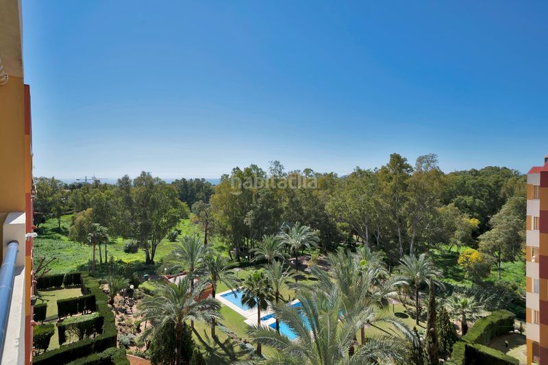Foto ee9a5348-e864-4e2b-af0f-e42b5bce5532. Ático penthouse living with sea views solarium atala... en Estepona