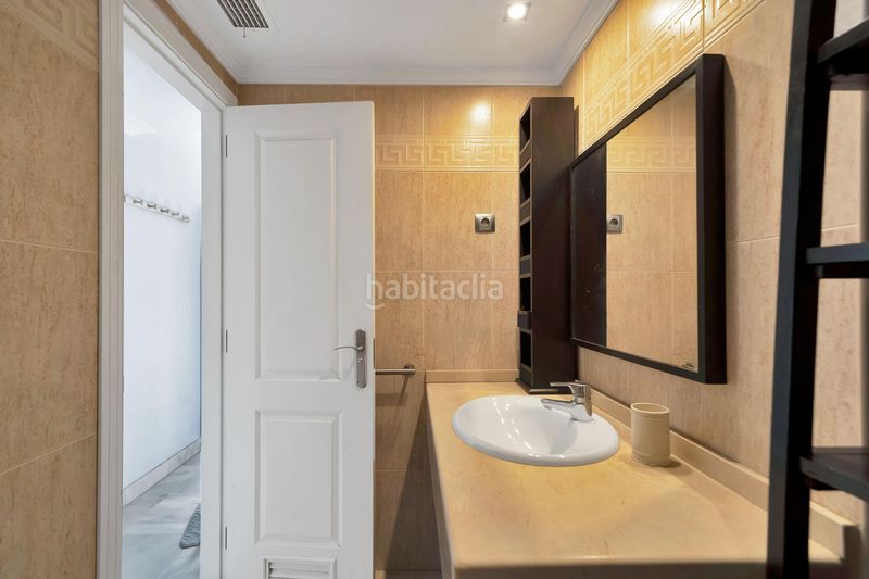 Foto b0a72b33-4740-4ad0-9ddd-fcedb7ef1103. Àtic amb aparcament piscina a La Carolina - Guadalpín Marbella