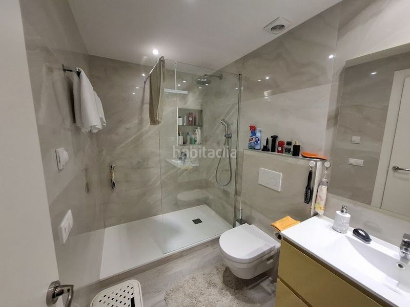 Foto 4e1ae86f-268b-4e20-80f4-d1fa09ba5ec7. Apartament amb piscina a Playa de la Fontanilla Marbella