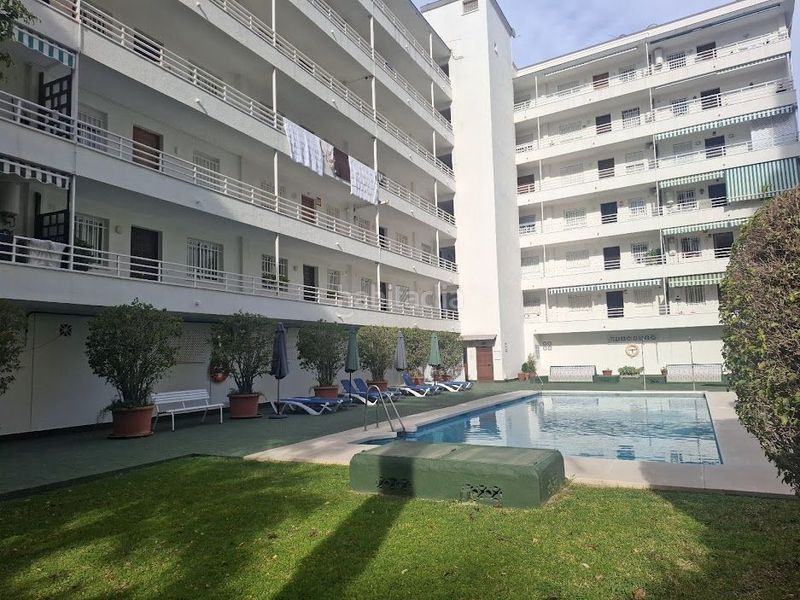 Foto 75d918ac-47ff-4d95-abaf-d6acef10f357. Apartament amb piscina a Playa de la Fontanilla Marbella