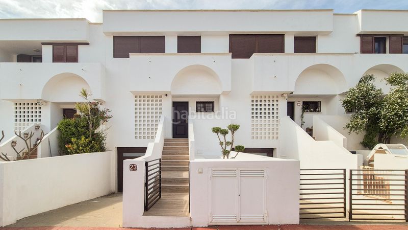 Foto 62babbeb-bff5-4519-a8ee-39d727331756. Casa adossada amb aparcament piscina a la cala Mijas Mijas