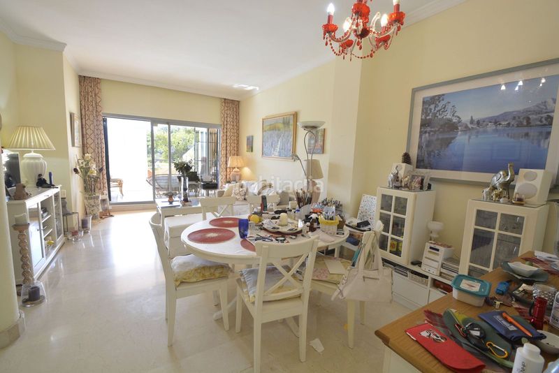 Foto 32efeca4-41a2-452e-8820-62a50fa9a1e4. Apartament amb aparcament piscina a Santa María Marbella