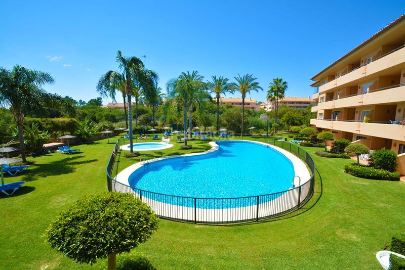 Foto 373c7a4d-c980-4e58-aa7c-18985d58771a. Apartament amb aparcament piscina a Santa María Marbella