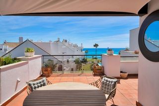 Dachwohnung  8 urbanizacion casares del mar #es:d planta:02 pt:. Luxury beachfront penthouse with jacuzzi and solarium in casares