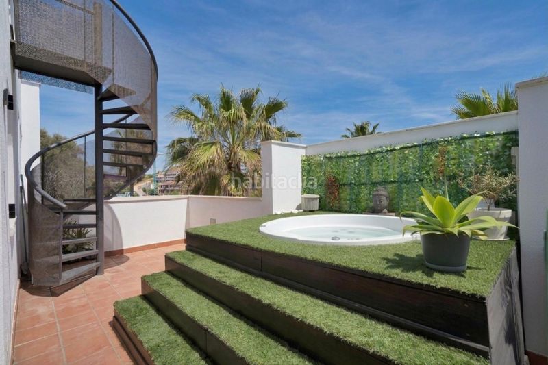 Foto e8300c57-a4a6-4121-a3f1-47e799b93c10. Àtic amb calefacció aparcament piscina a bahía de Casares Casares