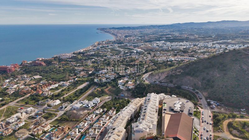 Foto ae13670d-5a6e-4415-b106-4446028a2402. Àtic amb aparcament piscina a La Capellanía - El Higuerón Benalmádena