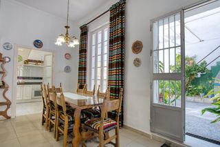 Maison jumelée  Calle la paz. This is a truly exceptional property a stately ho...