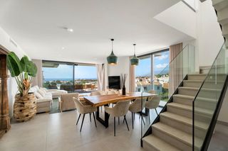Apartament  Calle romana, bl:5, planta: 01, pt:36. Exclusive designer duplex penthouse with private pool and specta