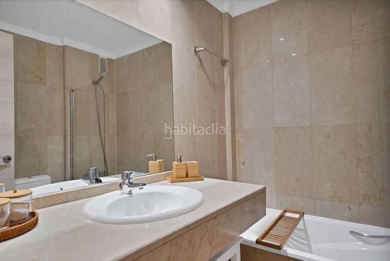 Foto a9b9490b-1893-4f07-b723-3ba3a5a6ff7c. Apartament amb calefacció aparcament piscina a La Carolina - Guadalpín Marbella
