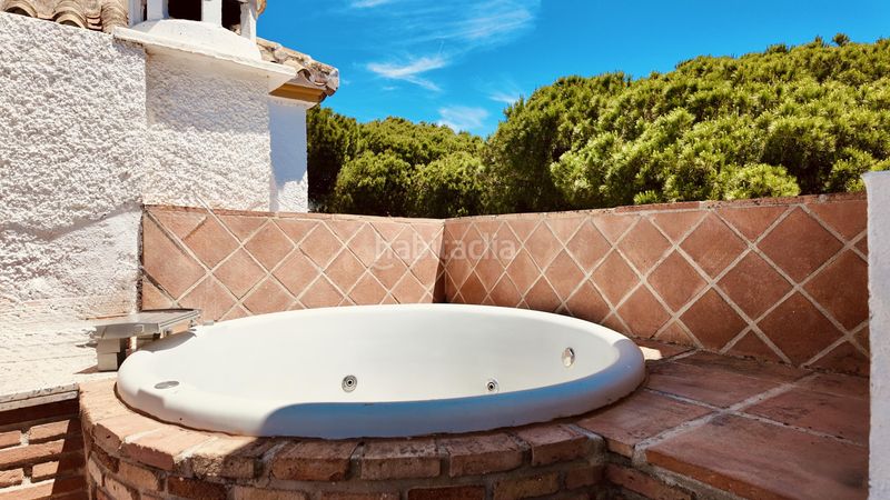Foto 5f109203-812e-432b-9174-c662bdacb6d6. Casa adossada a 13 calle joaquín rodrigo a Santa María Marbella