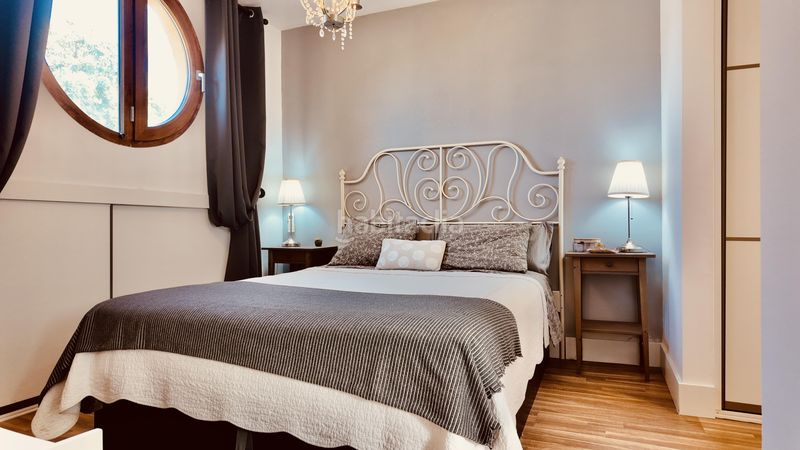Foto 8e46bd4a-37dd-41a5-9276-0ac108f26f1c. Casa adossada a 13 calle joaquín rodrigo a Santa María Marbella