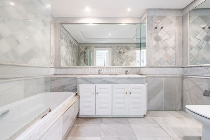 Foto 64f6fb89-4e37-455a-8d4f-effe747328df. Apartament amb calefacció aparcament piscina a La Carolina - Guadalpín Marbella