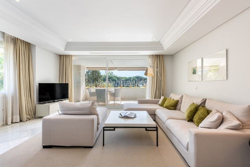 Foto e2b91c69-b95e-4a32-9f17-d585a4e79b32. Apartament amb calefacció aparcament piscina a La Carolina - Guadalpín Marbella