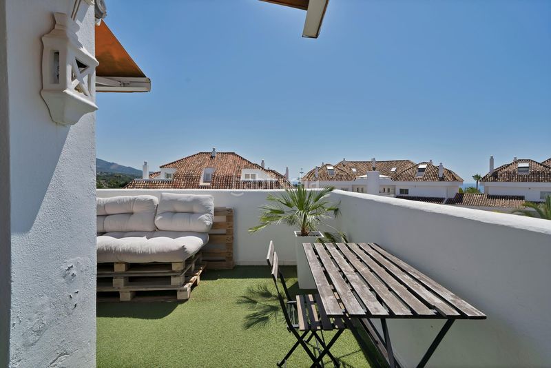 Foto 83747db7-7225-42c3-9e94-b673bc37c5a4. Àtic amb aparcament piscina a lomas de Marbella club Marbella