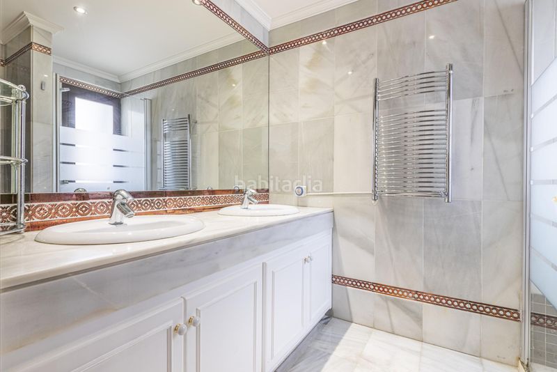 Foto 5d6b4cde-e478-4874-8a14-97e1879aaba7. Casa adossada amb piscina a Huerta Belón - Calvario Marbella