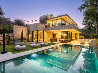 Chalet  Calle osa mayor #g 26. Exclusive contemporary villa with spa, rooftop jacuzzi and infin
