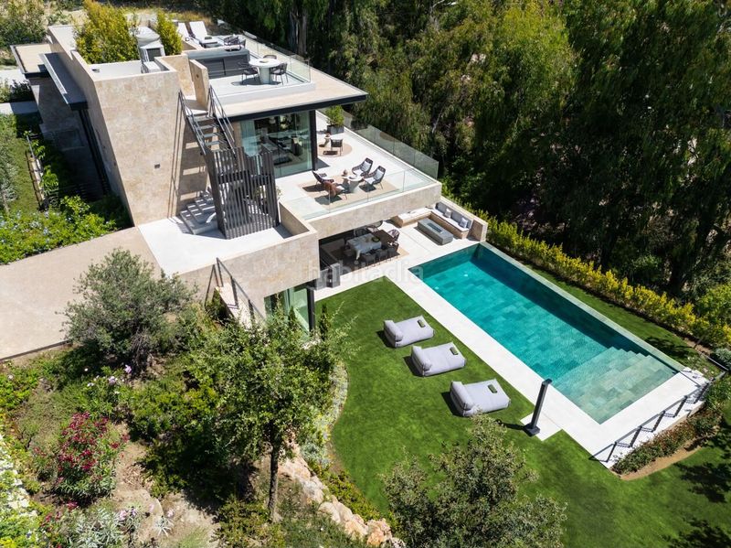 Foto b68e29e5-5258-43e6-b0f2-4b4176f570ef. Xalet amb calefacció aparcament piscina a Los Naranjos Marbella