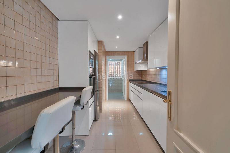 Foto 4687a163-d05a-4474-9a1c-9b5d49e09763. Apartament amb calefacció aparcament piscina a Los Naranjos Marbella