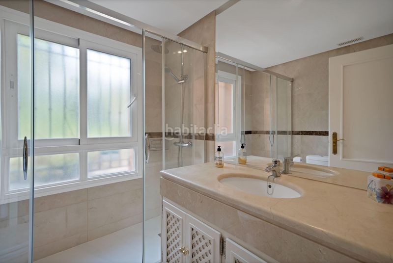 Foto 4a00c869-c752-483a-b16e-a2f46e78e61c. Apartament amb calefacció aparcament piscina a Los Naranjos Marbella