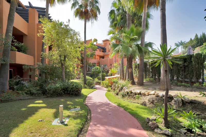 Foto 7a6c2bb6-fa15-44c2-a9f8-78aad5c84baa. Apartament amb calefacció aparcament piscina a Los Naranjos Marbella