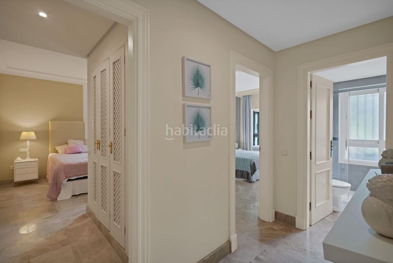 Foto c7334fa2-79cc-416f-a076-b9d282d55a95. Apartament amb calefacció aparcament piscina a Los Naranjos Marbella