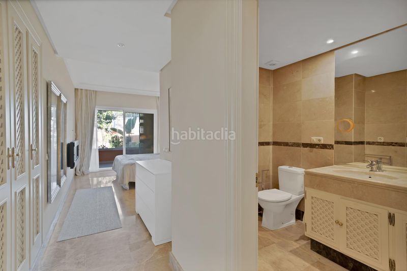 Foto d4e4165d-2295-47d2-a459-b8e6c1e43f0b. Apartament amb calefacció aparcament piscina a Los Naranjos Marbella